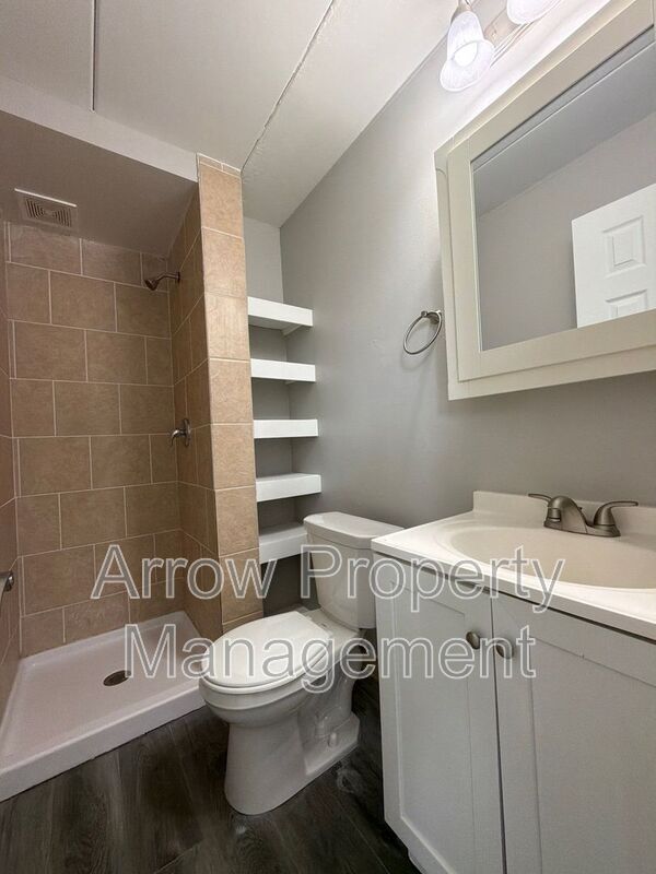 Building Photo - 877 N 26th St