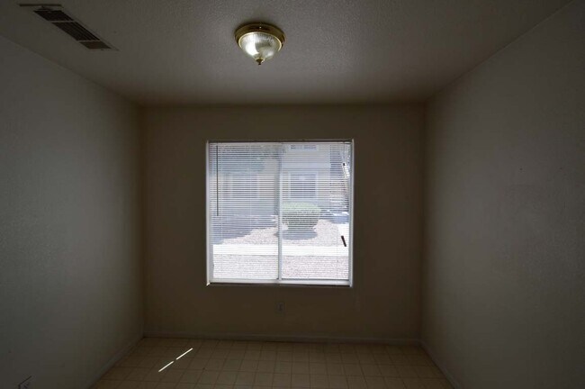 Foto del edificio - 1420 Jamielinn Ln