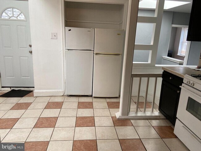 Foto del edificio - 3711 Lancaster Ave