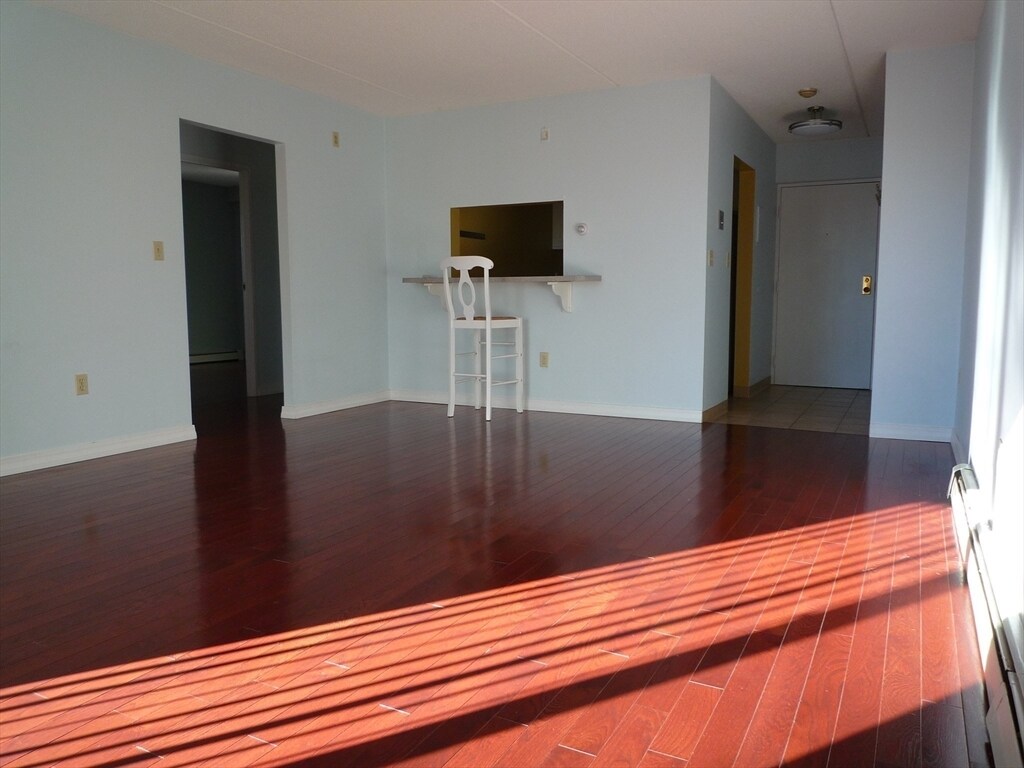 Foto principal - 301 Lowell St