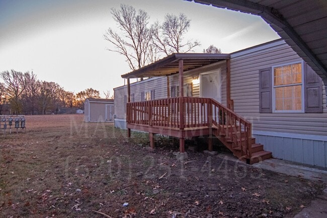 Building Photo - Beautifully Updated 2 Bedroom 2 Bathroom H...