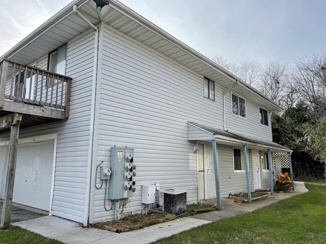 Building Photo - 822 Windstream Way