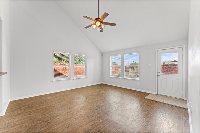 Building Photo - 14723 Boldere Ln