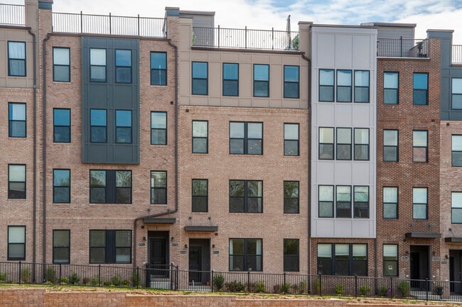Building Photo - 674 Noush Ct