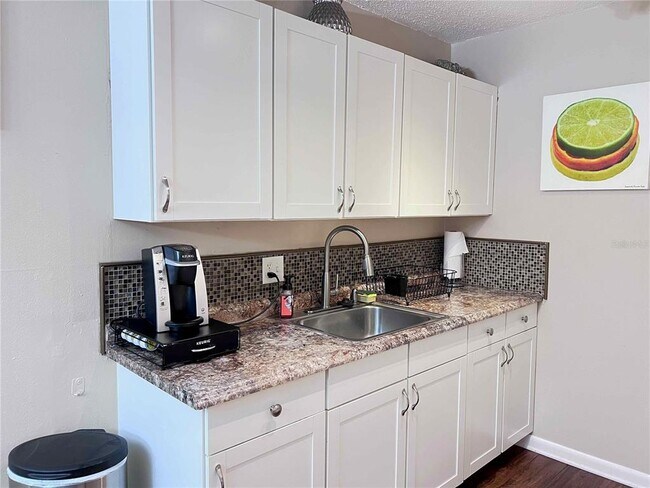 Foto del edificio - 1700 SW 16th Ct