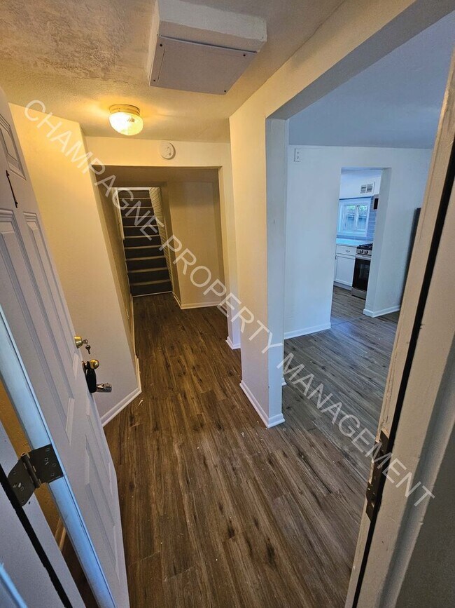 Foto del edificio - 8104 McGee St.