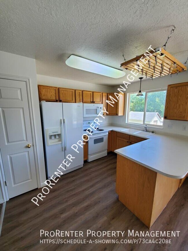 Building Photo - 1304 N 2325 W