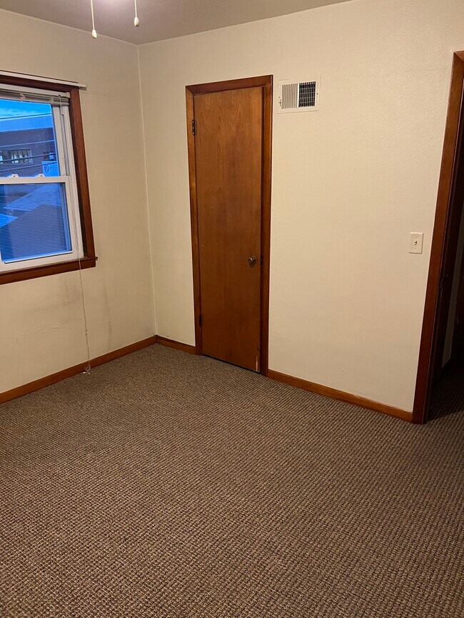 Foto del edificio - 430 S 89th St