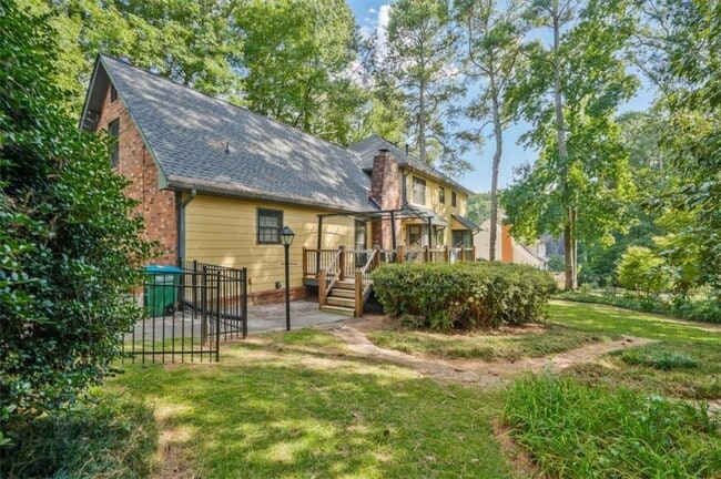 Building Photo - 5741 Wolf Laurel Dr SW