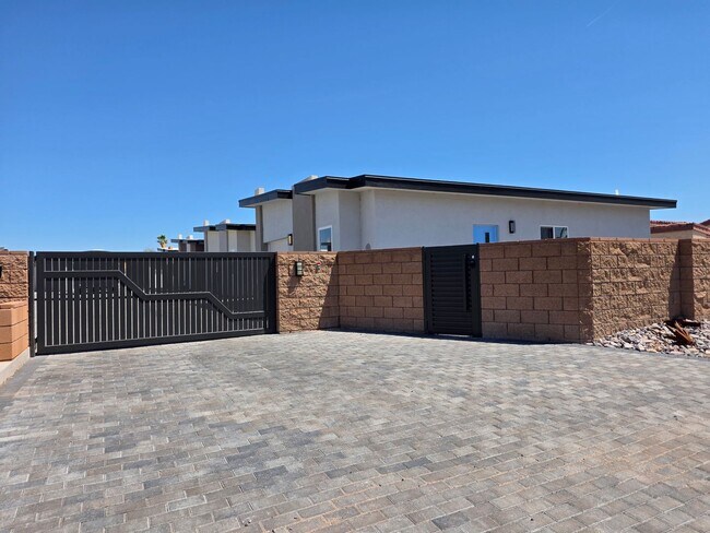 Foto del edificio - 370 Riverfront Dr