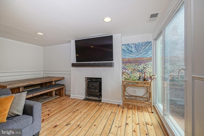 Building Photo - 510 S 11th St