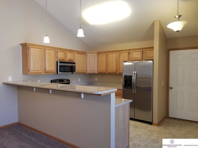 Building Photo - 2 bedroom in Omaha NE 68118