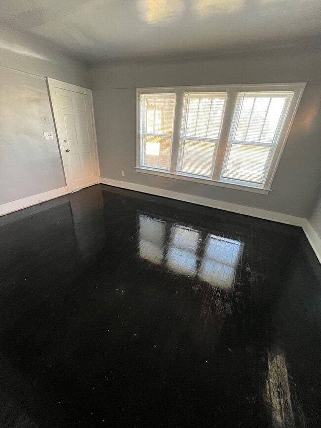 Building Photo - 14434 Mettetal St