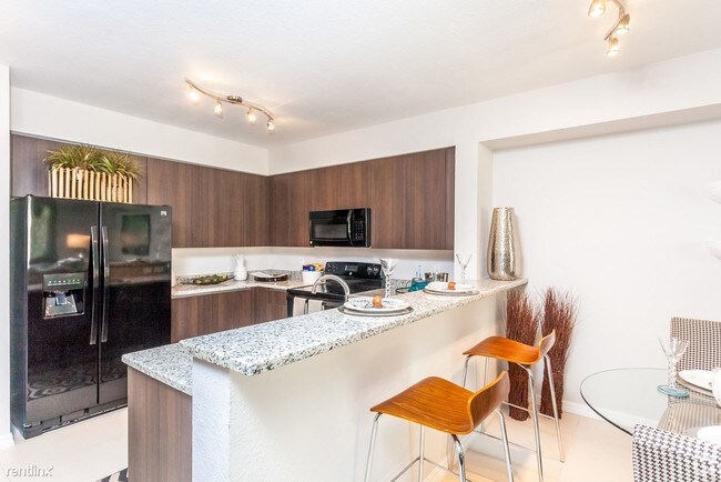 Foto del edificio - 2 br, 2 bath  - 6576 SW 22nd St
