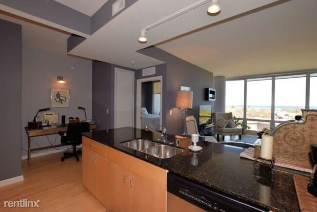 Foto del edificio - 2036 N Prospect Ave