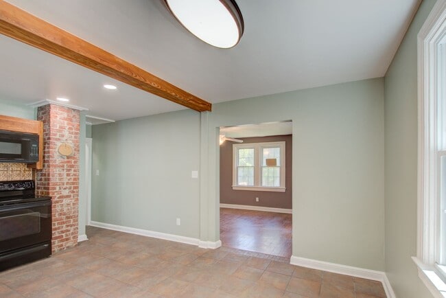Building Photo - Renovated Home on Quiet Cul-De-Sac
