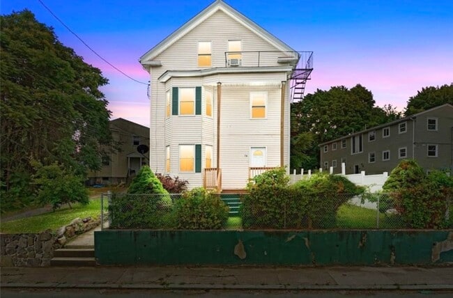Building Photo - 74 Veazie St