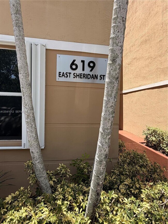 Foto del edificio - 619 E Sheridan St