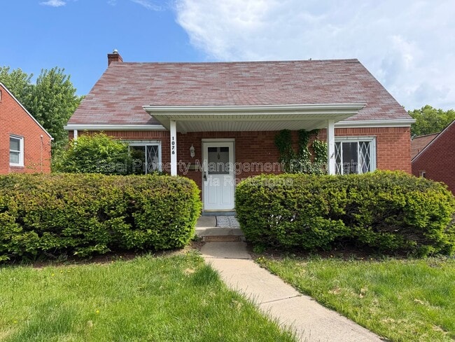 Photo - 1076 Thornwood Dr House