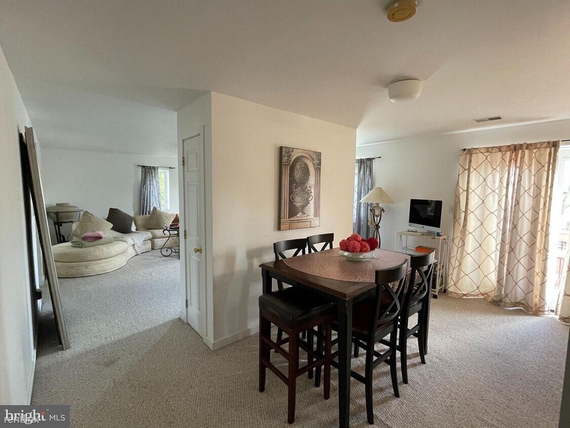 Primary Photo - 2 br, 2 bath Condo - 7306 Pleasant Ct