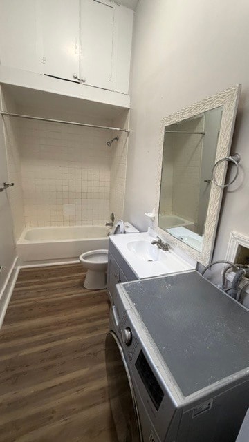 Building Photo - 335 King St