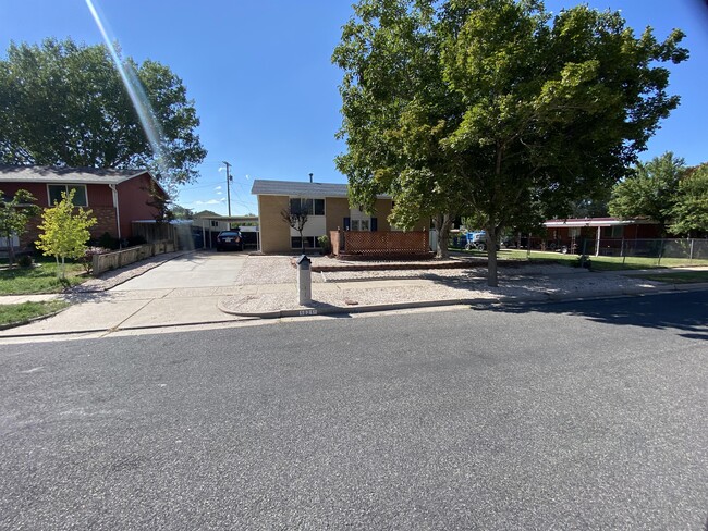 Foto del edificio - 1021 N 925 E St