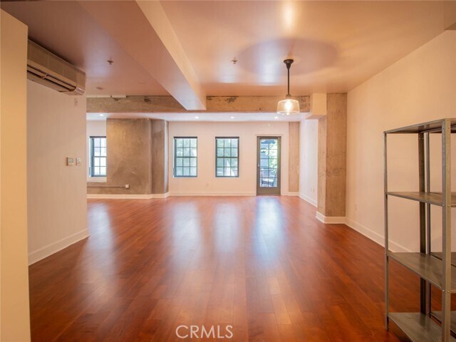 Foto del edificio - 416 S Spring St