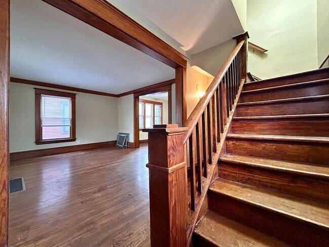 Foto del edificio - 2 Bedroom 2 Bath Home in Eastown!