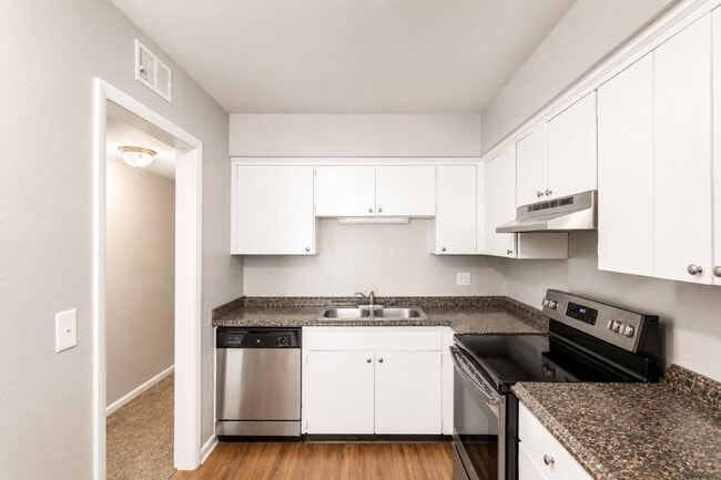Building Photo - Highland Ridge Apartments