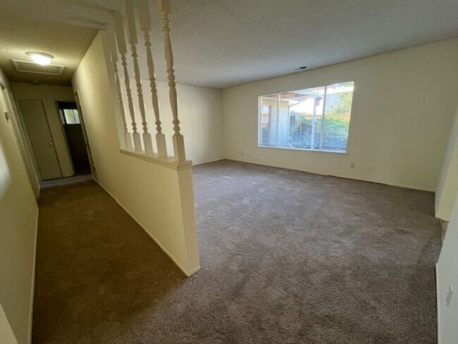 Foto del edificio - 1209 Drake Cir