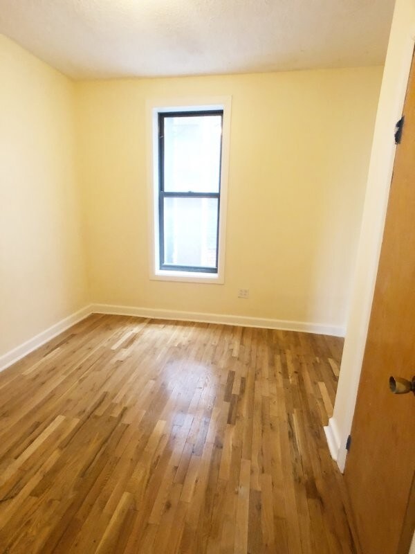 Foto del edificio - 60 W 129th St