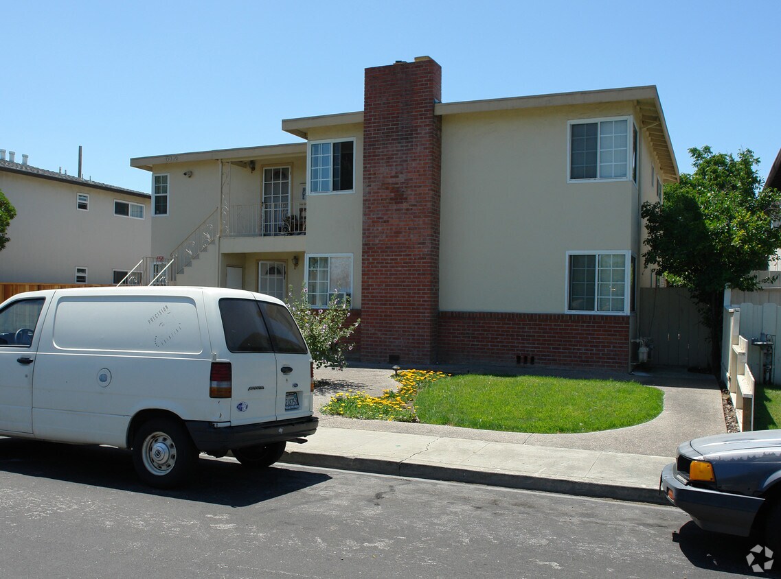 Building Photo - 3312 Clair Ct