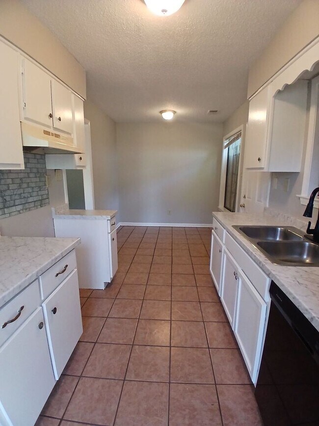 Building Photo - Renovated 3 Bedroom - 2 Bath | Raleigh | Open to Section 8