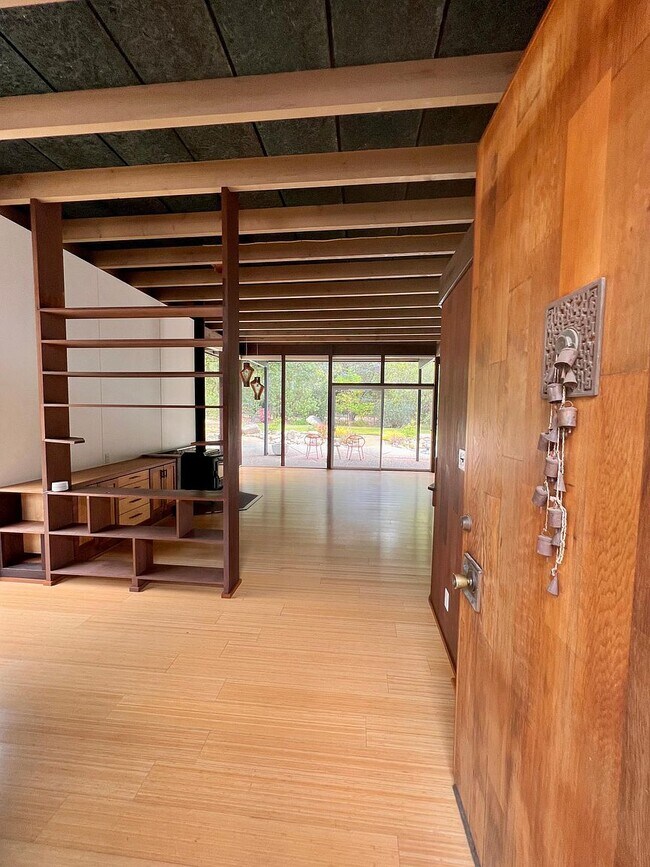 Building Photo - 1354 Carne Rd