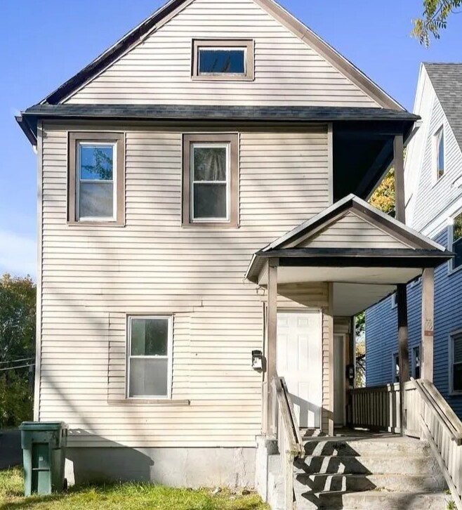 Primary Photo - 176 Bartlett St