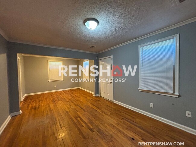 Building Photo - Text the Leasing Team at 901-820-4367 to S...