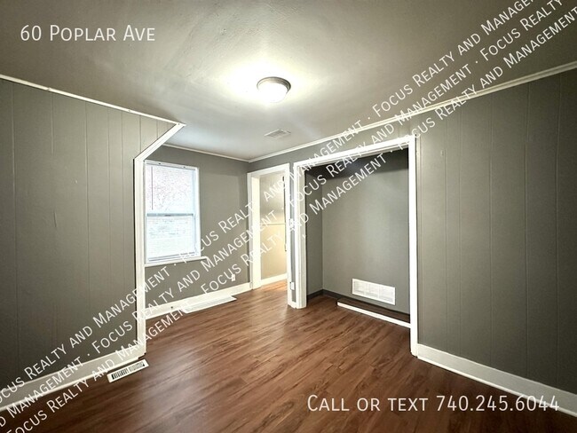 Foto del edificio - 60 Poplar Ave