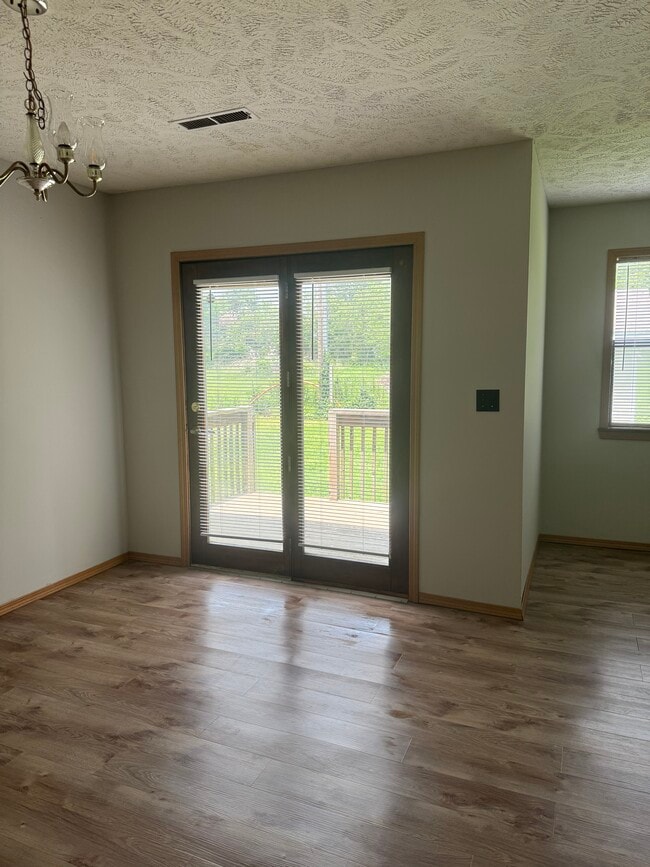 Building Photo - 453 Magnolia Ln