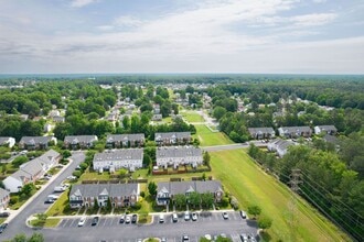 Building Photo - 907 Dominion Townes Ct