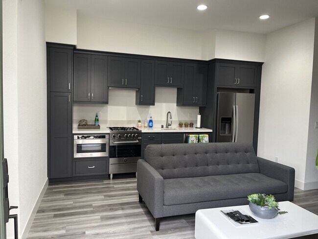 Foto del edificio - 211 Akabane Ln