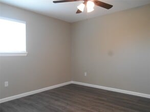 Building Photo - 1547 Greenfield Rd