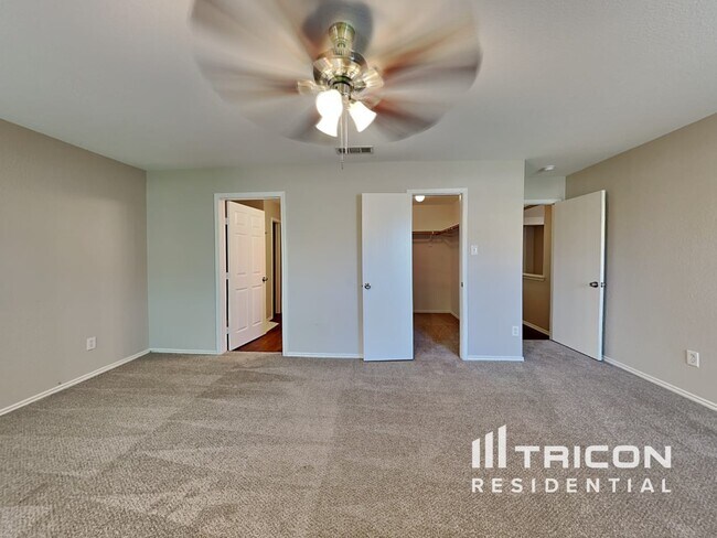 Building Photo - 5448 Kleberg Dr