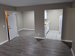 Building Photo - 7665 E Eastman Ave