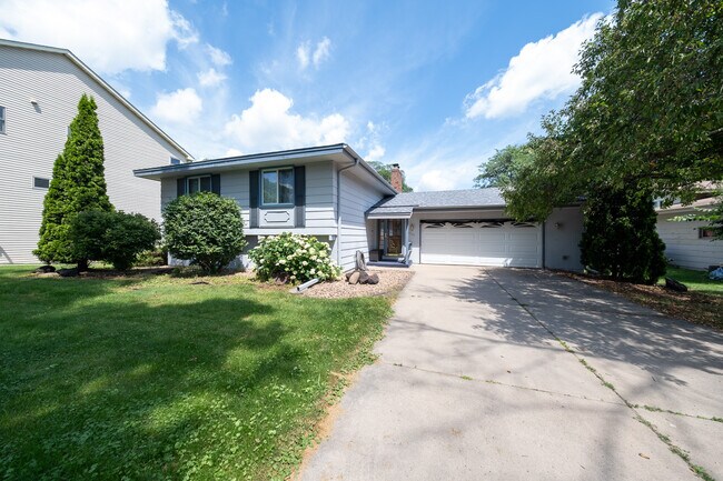 Foto del edificio - 1581 Woodside Ct NE