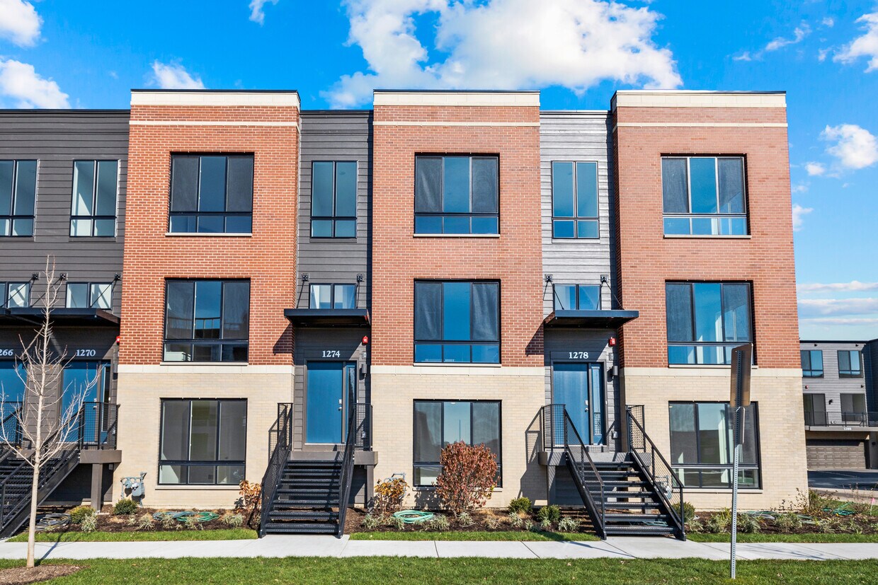 1274 Catalina Ct., Schaumburg, IL 60173 Townhome Rentals in