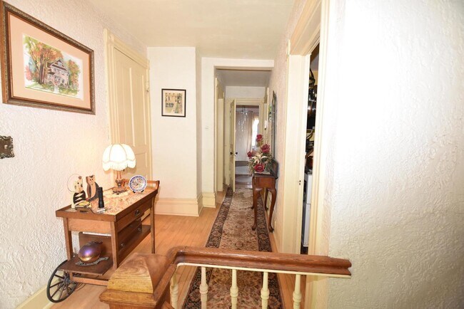 Hallway-Stairs - 1224 Glenview Ave
