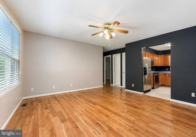 Foto del edificio - 8433 Sailboat Ln