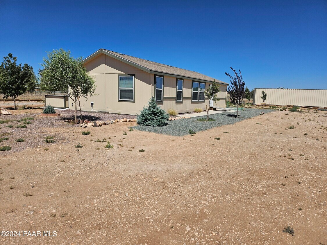 Primary Photo - 24505 N Catalina St