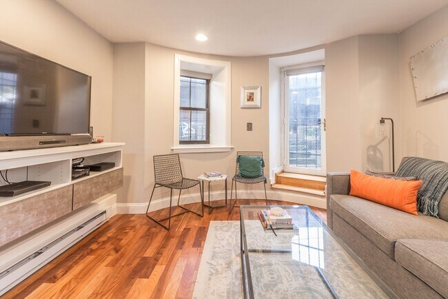 Foto del edificio - 529 Columbus Ave