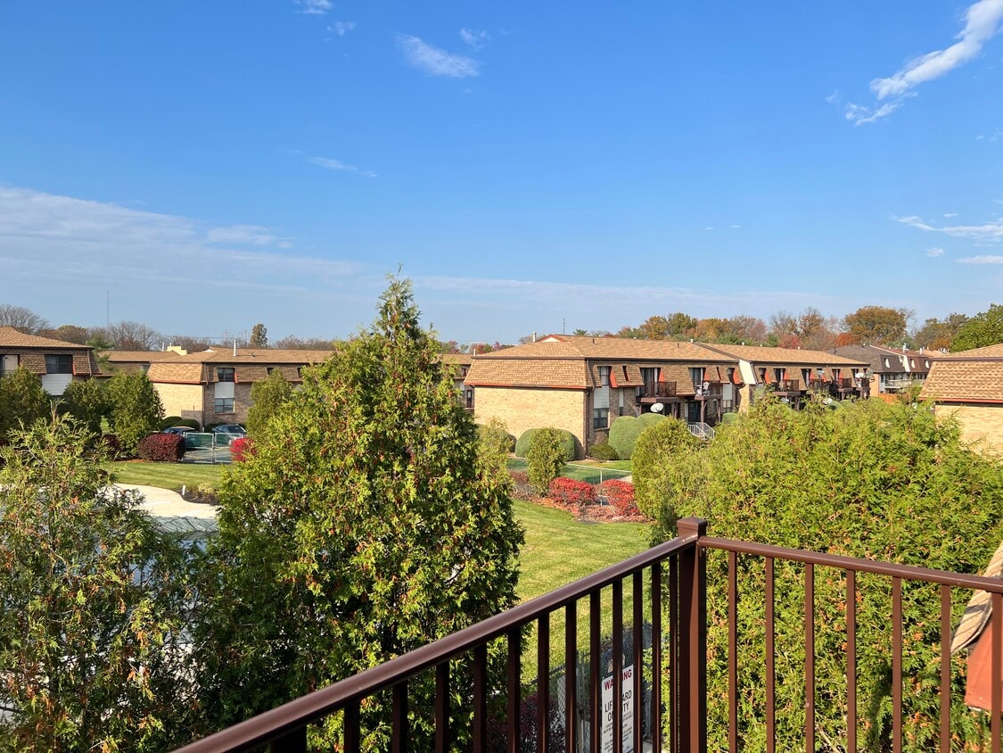 1202 N Oaks Blvd Unit 1202, North Brunswick, NJ 08902 Condo for Rent